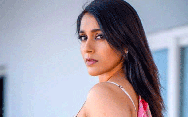 Rashmi Gautam: Telugu Actress, TV Host, and Entertainer